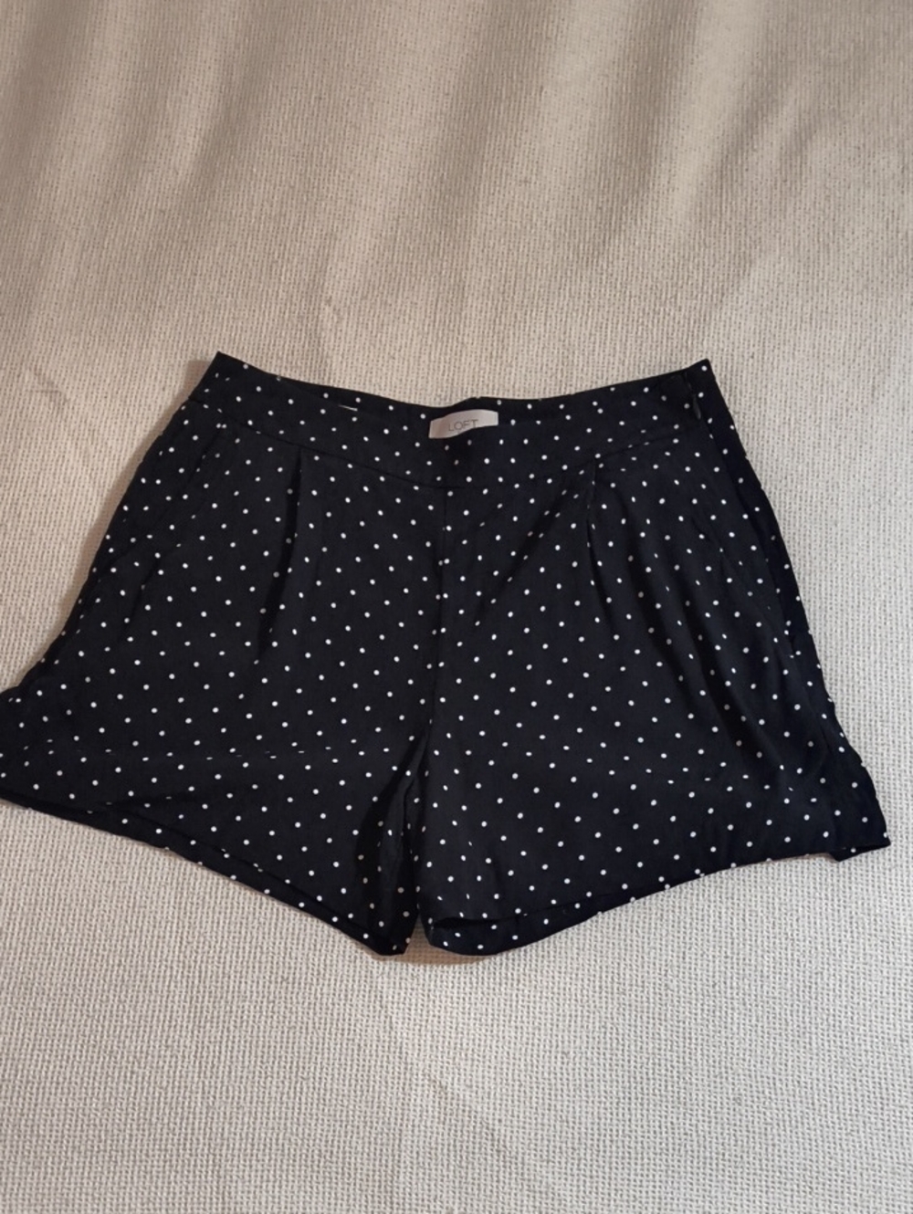 LOFT Pleated Soft Polka Dot Shorts